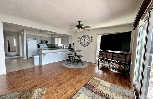 Seminole Condo | Endless Summer on the Beach
