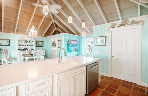 Hope Town House | Endless Summer - Perfect Getaway near Tahiti Beach