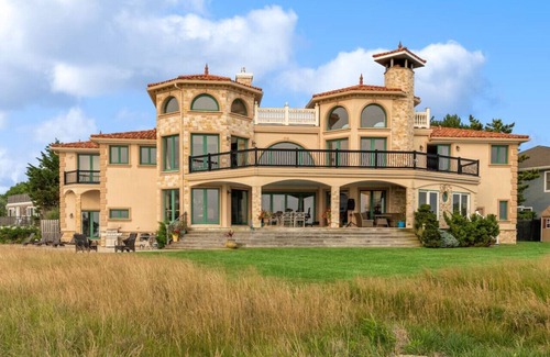 Remsenburg Condo | Endless Water Views: Your Hamptons Oasis Awaits - Book Now
