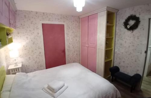 Waltham Abbey House | Enfield's Premier Holiday Oasis