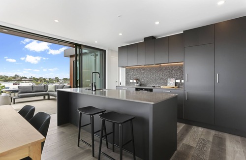 Mount Eden Apartment | Enfield Sky- Brand New Penthouse