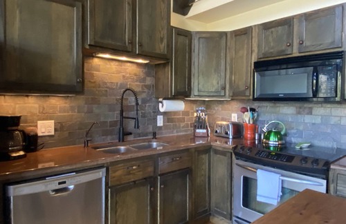 Pottsboro House | Engaging Texoma tri-story home in the trees with space for all personalities!