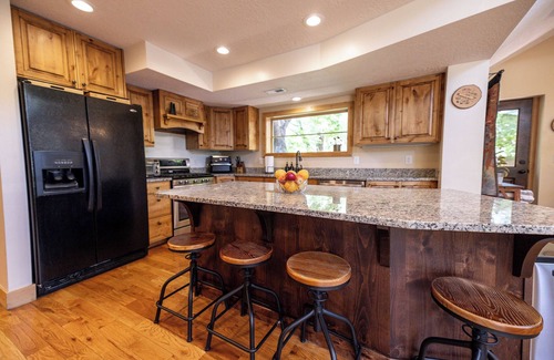 Holladay Bed & Breakfast | Engen Hus Bed and Breakfast