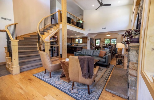 Holladay Bed & Breakfast | Engen Hus Bed and Breakfast