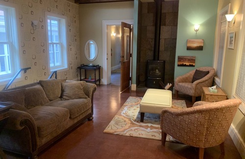 East Dubuque Apartment | Engineer Suite with fireplace