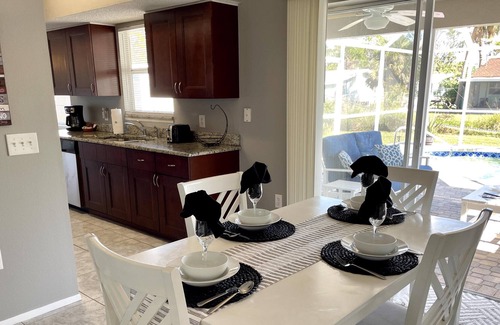 Grove City House | Englewood 2861 - Relax & Soak Up The Sun!