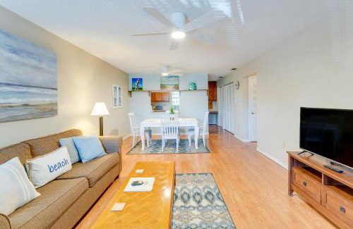 Englewood South Apartment | Englewood Condo Less Than 3 Mi to the Beach and Golfing!