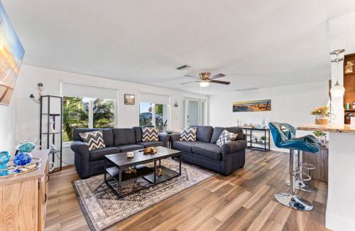 Englewood South House | Englewood Escape 3BR Canal Front with Pool