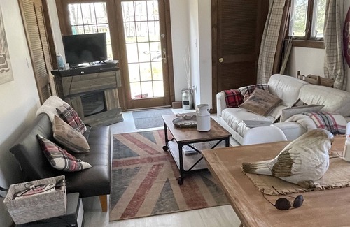 Pound Ridge Cottage | English Cottage and Gardens in Pound Ridge