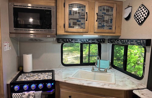 Grand Rapids RV Rental | Enjoy 2019coach camper on beautiful Pokegama lake Relax and enjoying the nature!