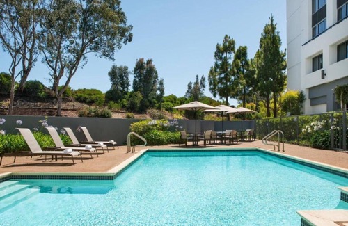 San Pablo House | Enjoy a charming stay at our hotel in Richmond, California
