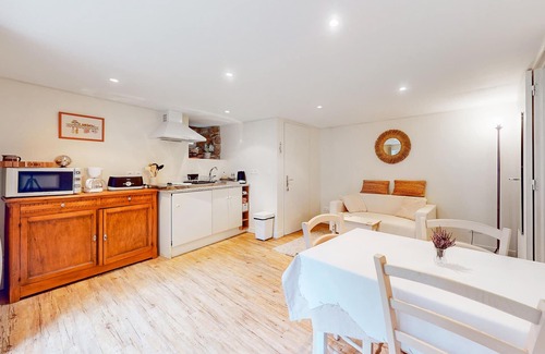 Saint-Christophe-dʼAllier House | Enjoy a beautiful view of the countryside from this inviting vacation home.
