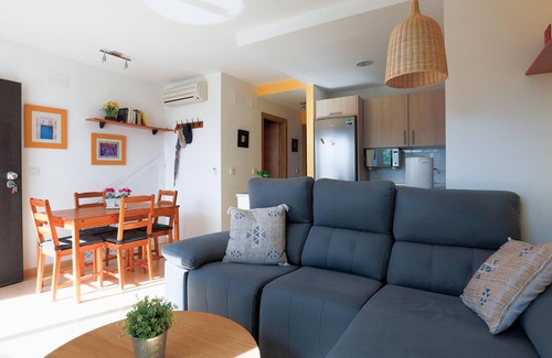 Alhama de Murcia Apartment | Enjoy a great vacation in this vacation apartment with access to a pool.