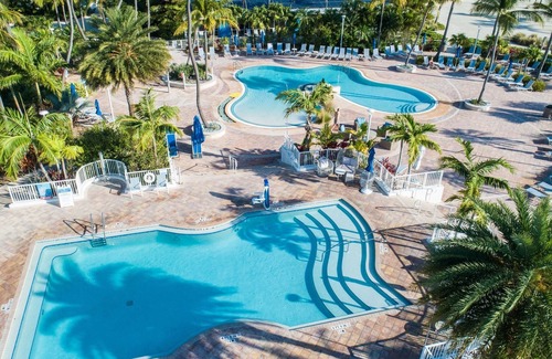 Islamorada House | Enjoy a Hassle-free Stay! Unit w/Full Kitchen, Beachfront, Outdoor Pool