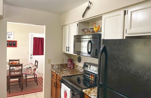 Bartow House | Enjoy a little bit of country in the city