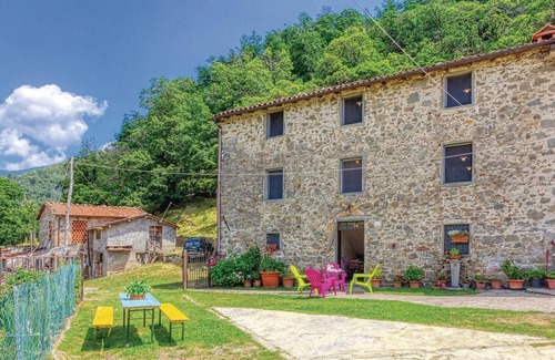 Barga House | Enjoy a relaxing holiday in the midst of the idyllic Tuscan countryside.