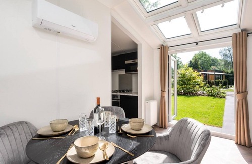 Lieren House | Enjoy a relaxing holiday in a modern Cozy Chalet in the most beautiful location in the Veluwe.