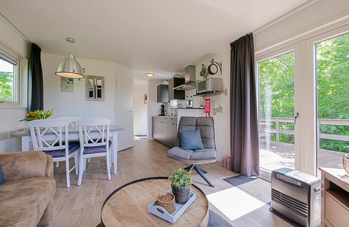 Petten House | Enjoy a relaxing holiday at Chalet Riviera - the ideal park for young and old in Petten aan Zee