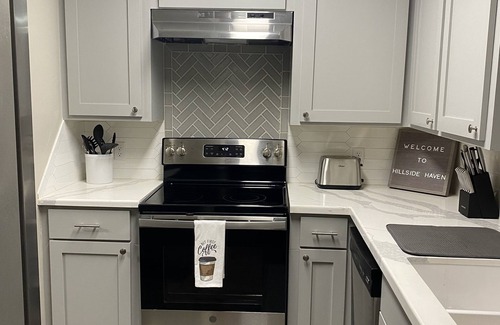 Nacogdoches House | Enjoy a relaxing stay at Hillside Haven