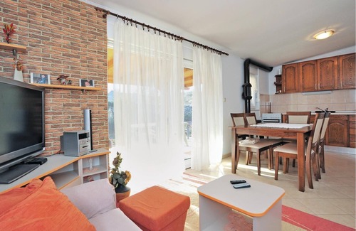 Lecevica House | Enjoy a relaxing vacation in the middle of an enchanting natural landscape.