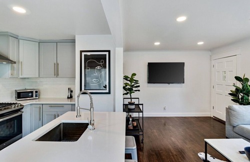 Ferndale House | Enjoy a stay this cozy home in the heart of Ferndale