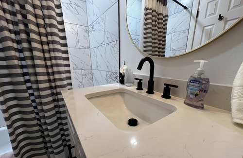 Midtown Apartment | Enjoy a stylish experience at this centrally-located place