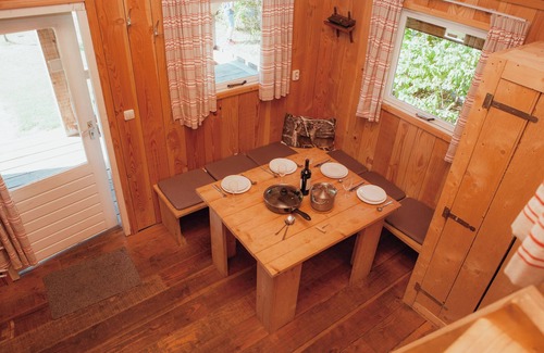 Voorthuizen House | Enjoy a unique stay in a trekker hut at De Boshoek Recreational Park, located in the Veluwe with modern amenities and a peaceful setting.