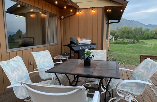 Dayton House | Enjoy all Flathead Lake has to offer in this comfortable house in Dayton, MT. n