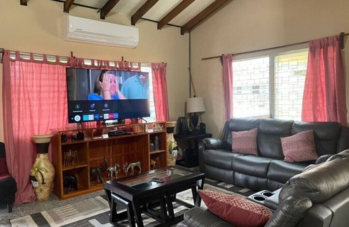 Barrio El Centro Apartment | Enjoy all the space in this loft in the heart of Tela Atlántida