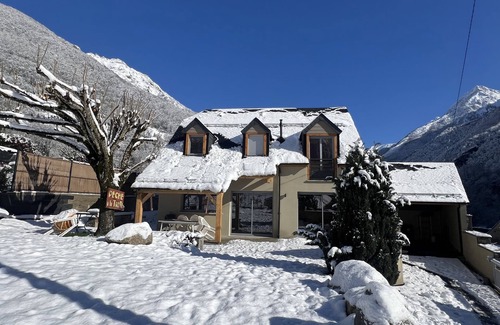 Cauterets Ski Chalet | Enjoy an unforgettable stay at Chalet de Catarrabes beautiful views &Cocooning