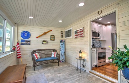 Piney Flats House | Enjoy breathtaking lake views from the comfort of your own private deck.
