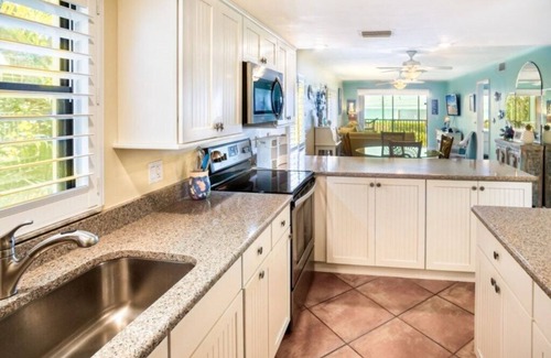 Captiva Condo | Enjoy brilliant sunsets over the sapphire waters