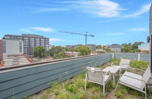 Northeast House | Enjoy City Skyline Views from private RoofDeck!