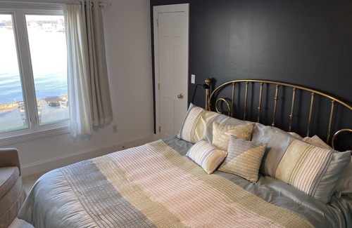 Cove - East Side - Shippan House | Enjoy endless harbor activity and waterfront sunsets over NYC skyline
