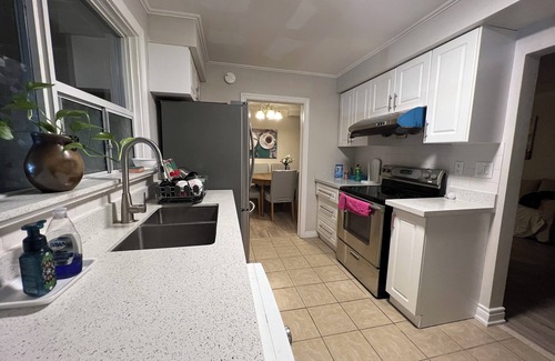 Bridlewood House | Enjoy Free parking three-bedroom Bunglaw house!