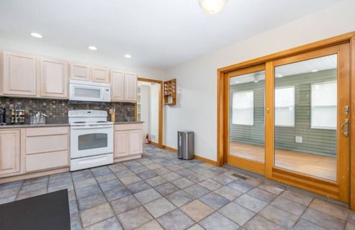 Manchester House | Enjoy Homey Space in Manchester!