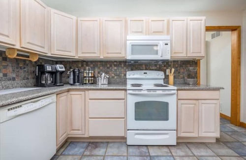 Manchester House | Enjoy Homey Space in Manchester!
