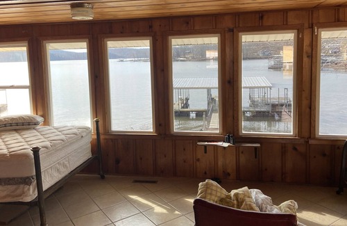 Gravois Mills House | Enjoy hunting and fishing Or just relax and enjoy the lake and relax