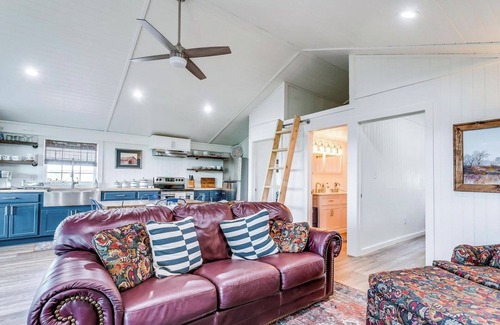 Graford House | Enjoy nature at comfortable home with private beach on Brazos River!