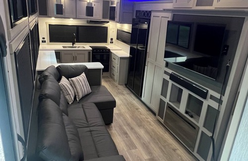 Pendleton House | Enjoy our brand new 2024 RV located at the serene Clemson RV Park! clemsonrv.com