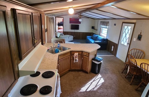 Hammond House | Enjoy PRIVACY and comfort for the whole family above the shores of Black Lake!