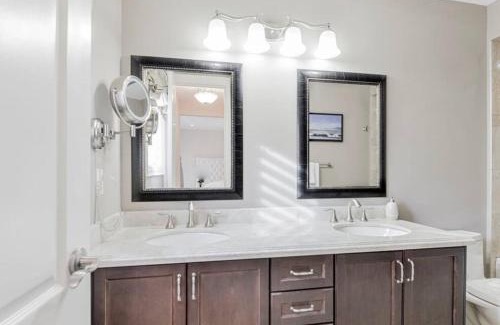 Vaughan Apartment | Enjoy quiet and private oasis!