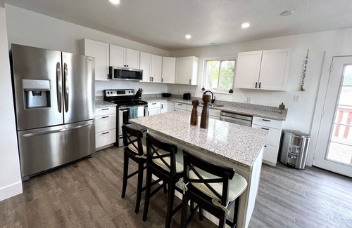 Taylorsville Apartment | Enjoy SLC from the Comfort of a Quiet Neighborhood