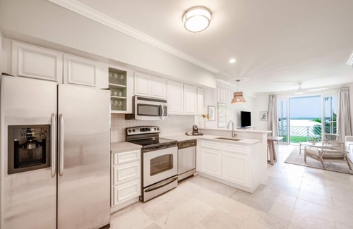 Islamorada Villa | Enjoy Sunset Views from Your Villa with Pool & Beach Access in FL