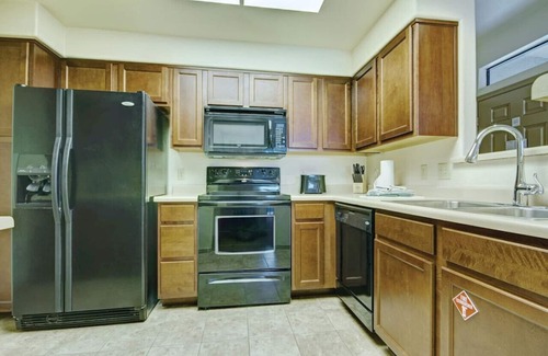 Ahwatukee Foothills Condo | Enjoy the beautiful setting with your family in this 2BD condo w/resort amenities