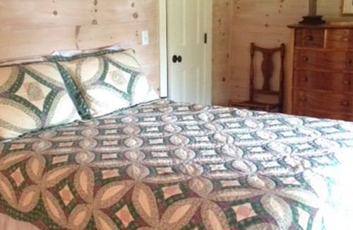 Vergennes Cottage | Enjoy the best of Vermont on Lake Champlain! Great Value next to Basin Harbor!