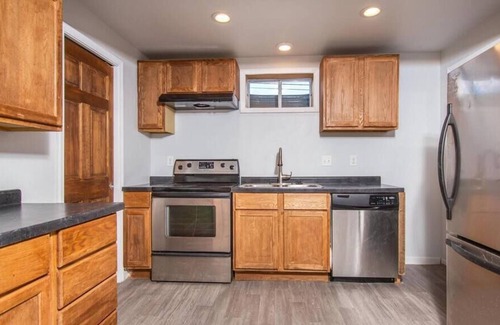 Blackhawk House | Enjoy the comfort of this 6 bedroom 2 bath home