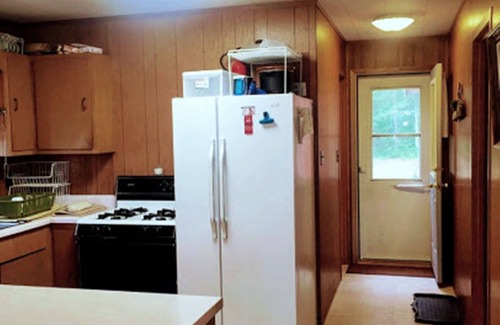 Side Lake Cabin | Enjoy the "Golden Shoreline" of Big Sturgeon & McCarthy Beach.