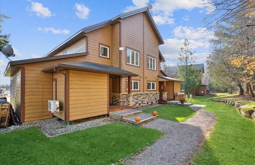 Lachute Ski Chalet | Enjoy The Laurentians all year round!