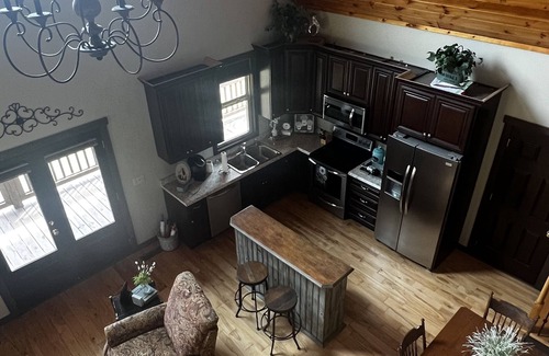 Chatsworth Cabin | Enjoy the picturesque view of the mountains. Gateway to the Appalachians!